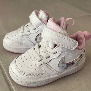 Nike sneakers toddler size 5